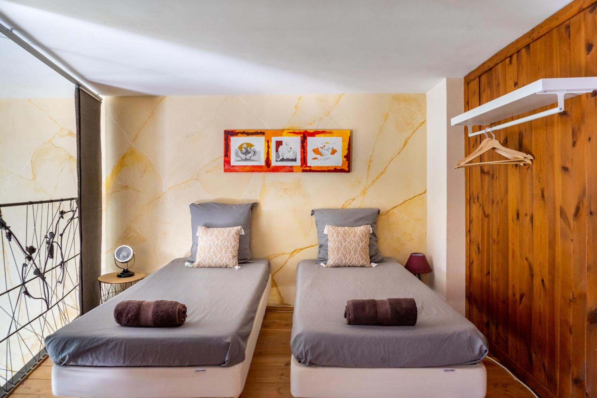 فيلا Ultimate Relaxation For Family Or Group At Renowned Couvent Des Ursulines, A Tranquil Escape In Historic Pézenas الغرفة الصورة