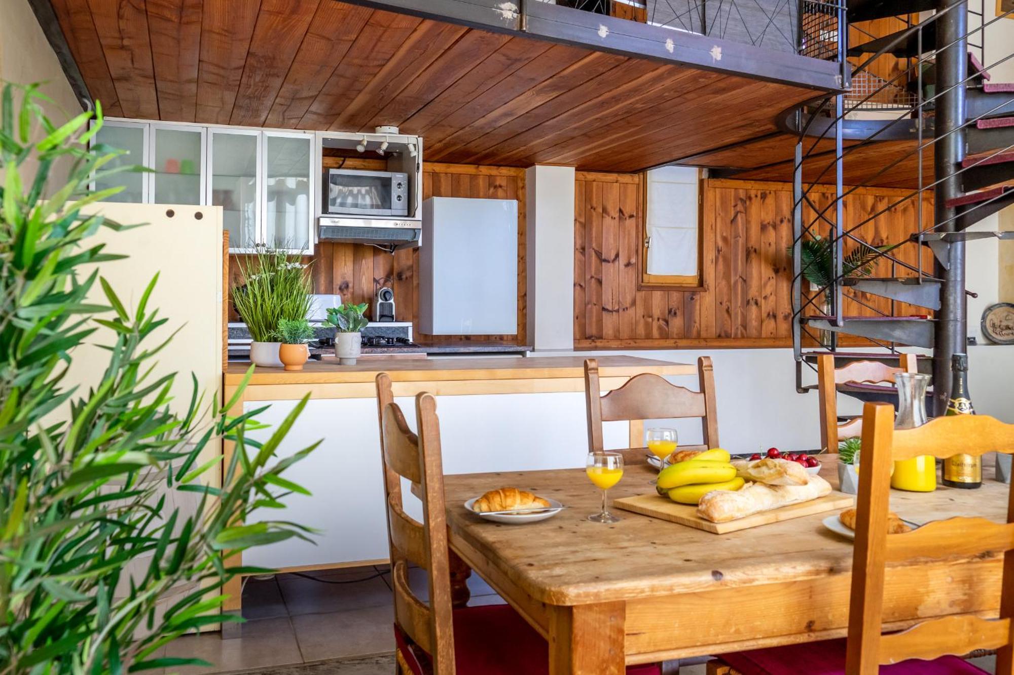 فيلا Ultimate Relaxation For Family Or Group At Renowned Couvent Des Ursulines, A Tranquil Escape In Historic Pézenas الغرفة الصورة