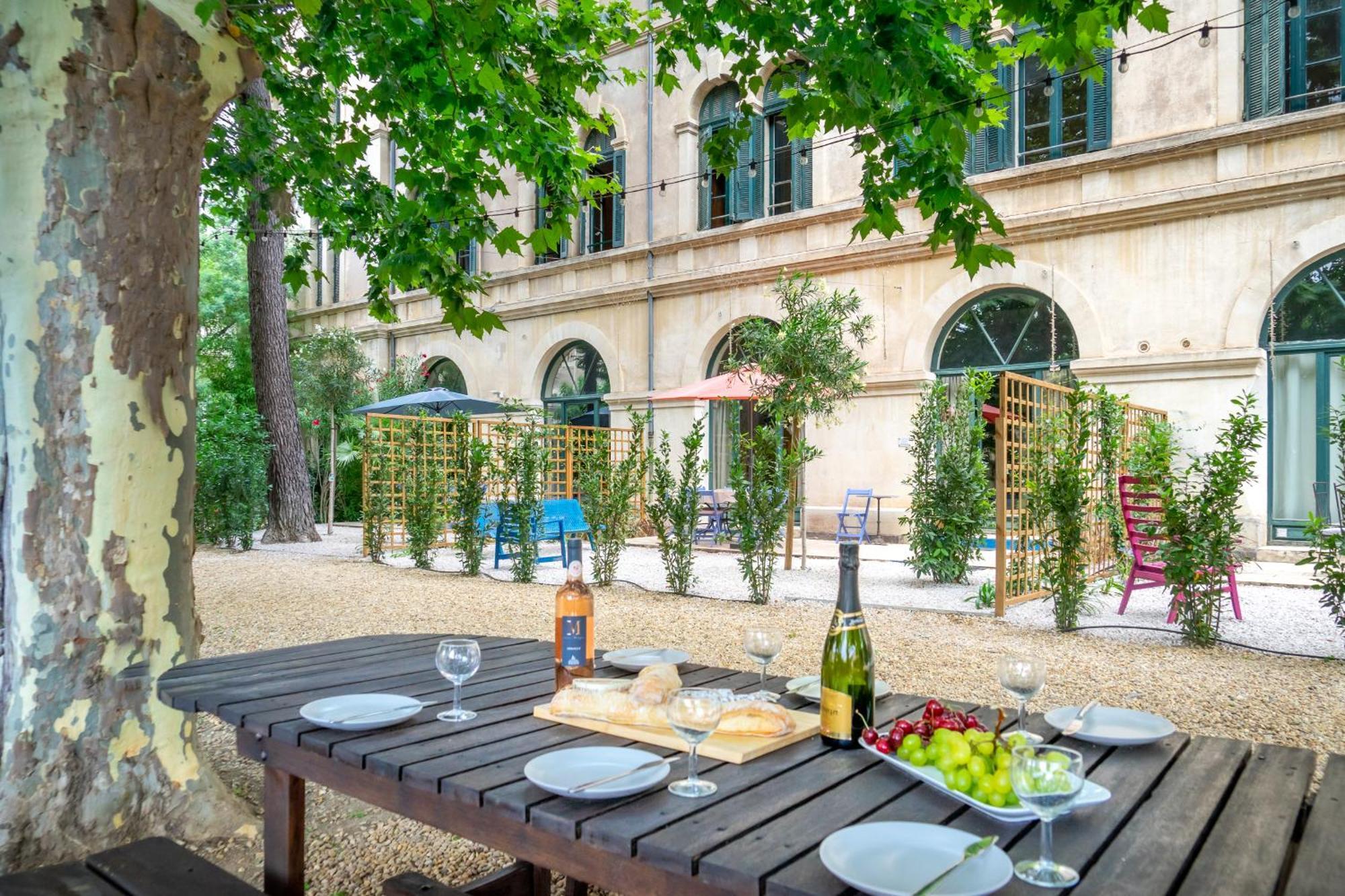 فيلا Ultimate Relaxation For Family Or Group At Renowned Couvent Des Ursulines, A Tranquil Escape In Historic Pézenas الغرفة الصورة